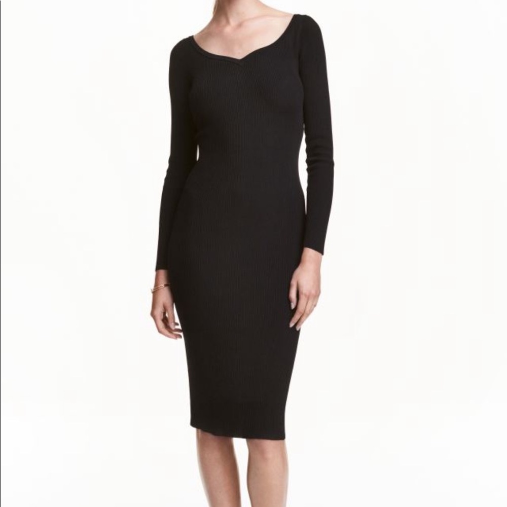 black longsleeve dress